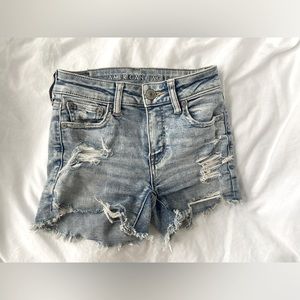 American eagle size 00 acid wash stretchy denim shorts.